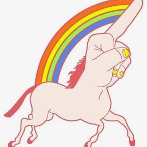 Meet your Posher, Nola